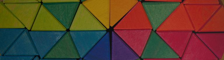Farbige Dreiecke zusammengestellt