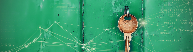 Schlüssel an grüner Holzwand mit digitalen Hologrammen