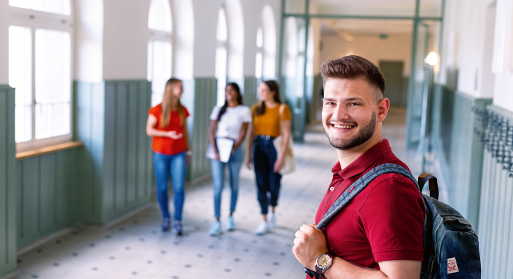 Ein Student in der Schule 