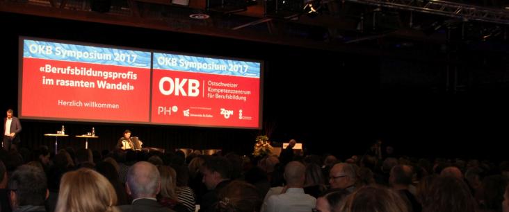 Anzeigebildschirm präsentiert OKB Symposium