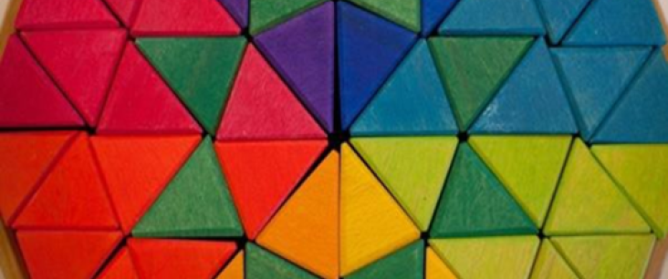 Farbiges Plättchenpuzzle 