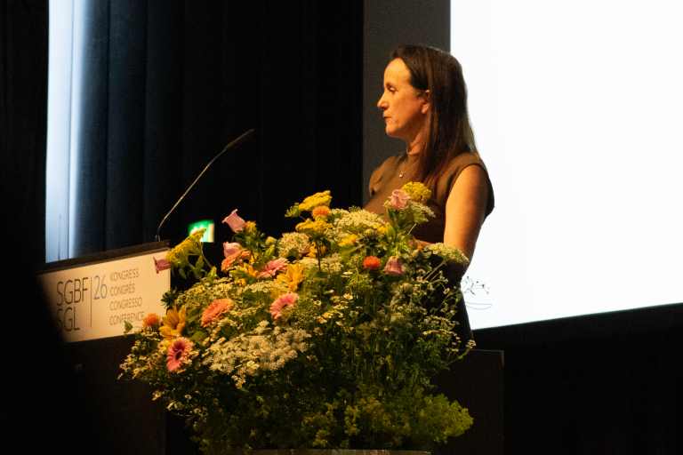 Sabine Doff präsentiert
