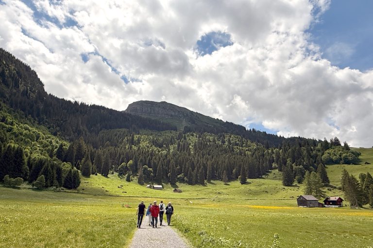 Mitarbeitende der PHSG auf Wanderung im Toggenburg