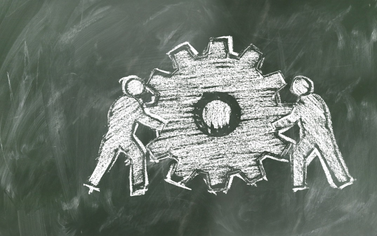 Zahnrad mit 2 Personen